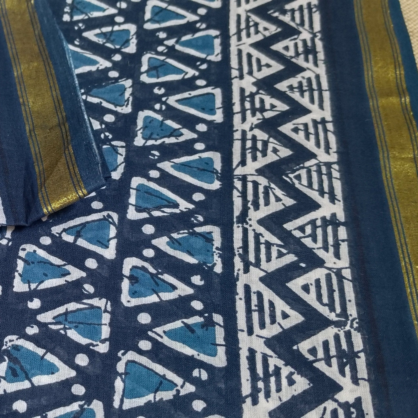 TRADITIONAL PRINTED COTTON SAREE WITH SMALL ZARI BORDER