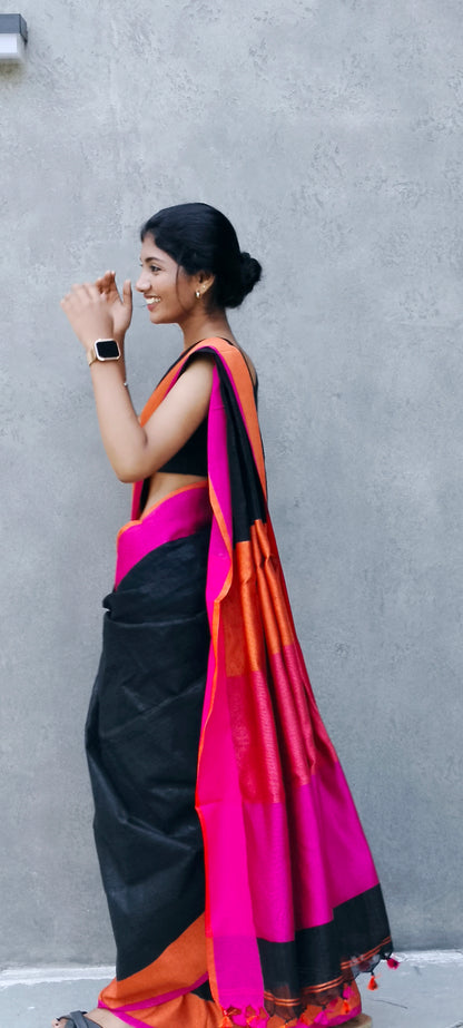 BLACK PLAIN LINEN SAREE WITH CONTRAST PALLU